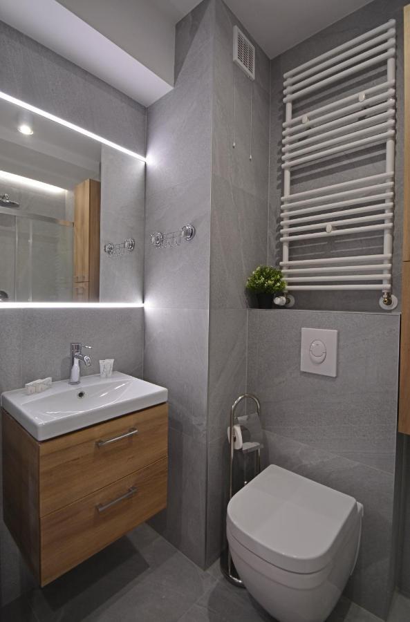 Apartamenty Bryza - Osiedle Matejki 1B ชวีโนวิชแจ ภายนอก รูปภาพ
